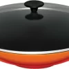 Le Creuset Wok Aus Gusseisen Mit Glasdeckel In Ofenrot 7